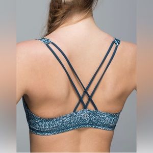 Lululemon Free To Be Bra